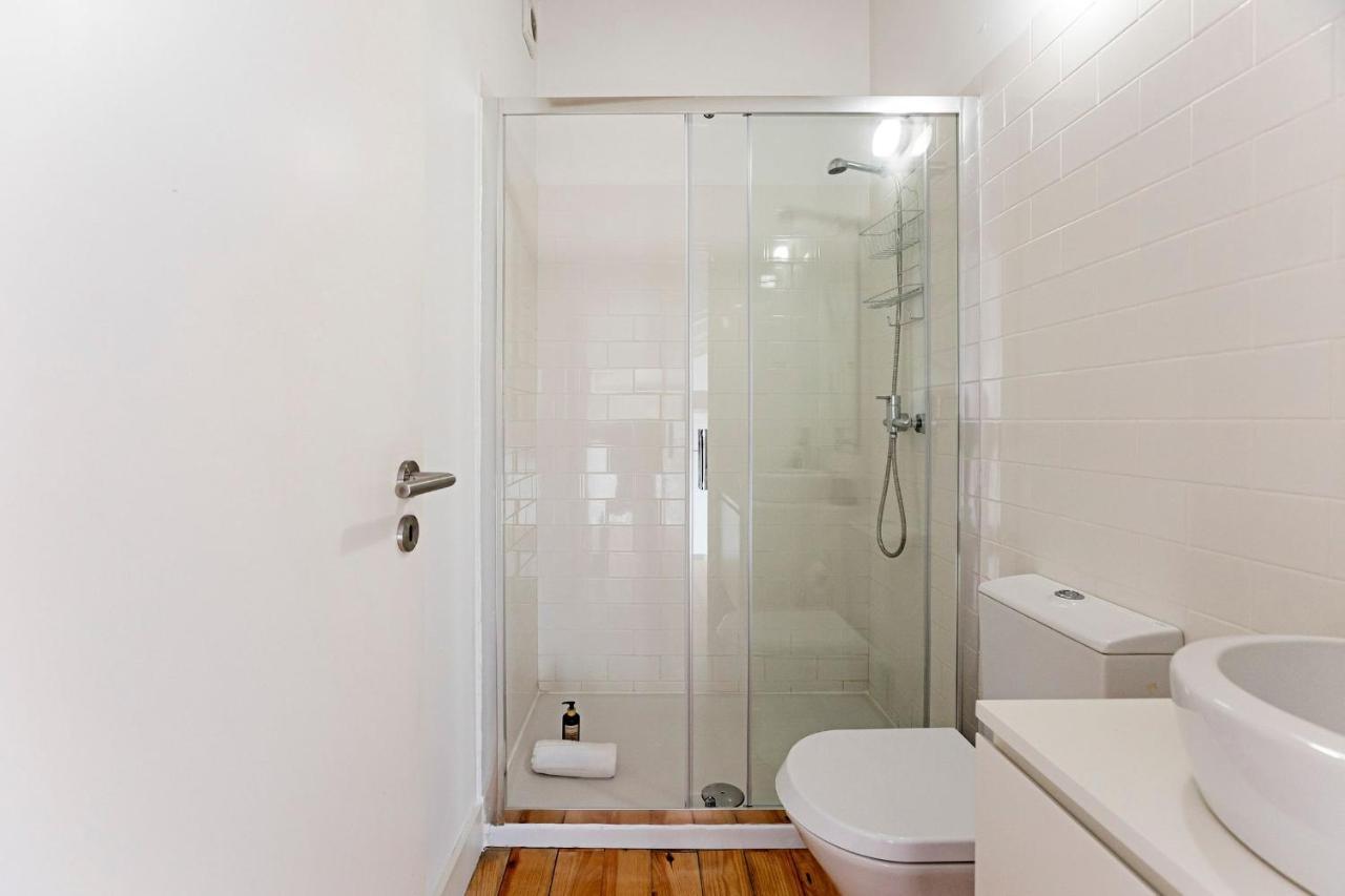 D. Joao IV Apartments By Lovelystay Porto Exterior photo