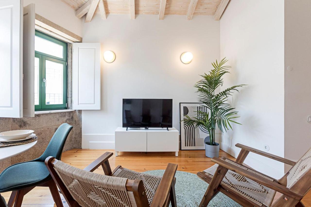 D. Joao IV Apartments By Lovelystay Porto Exterior photo